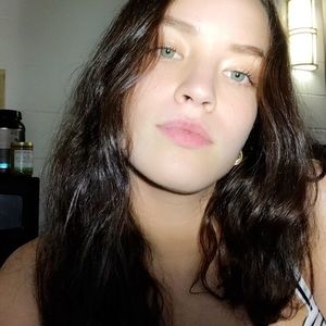 Meet your Posher, Nathalia